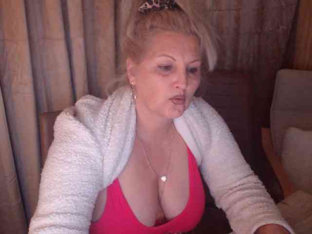 Angel_Dm_Milf webcam