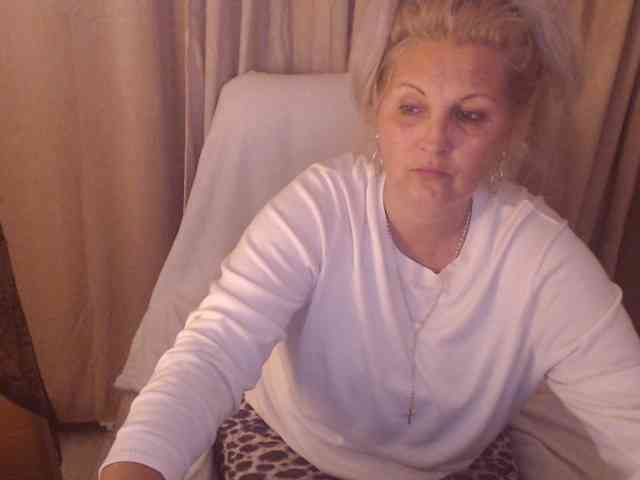 Angel_Dm_Milf webcam