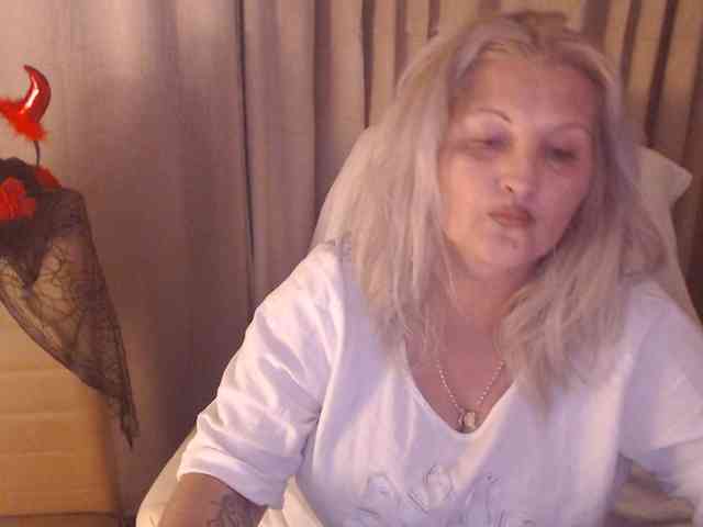 Angel_Dm_Milf webcam