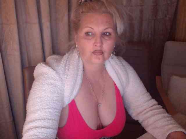 Angel_Dm_Milf webcam
