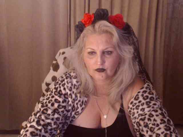 Angel_Dm_Milf webcam