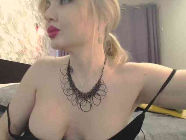 AprilBronte webcam