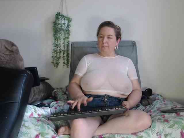 titanic-tits webcam