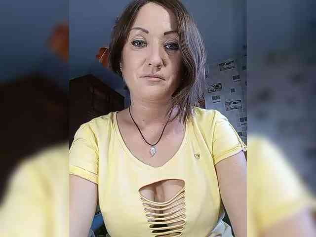 8BESTGirl8 webcam