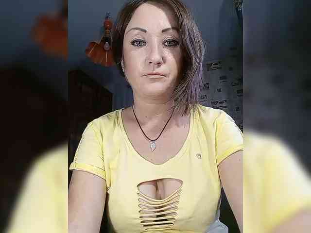 8BESTGirl8 webcam
