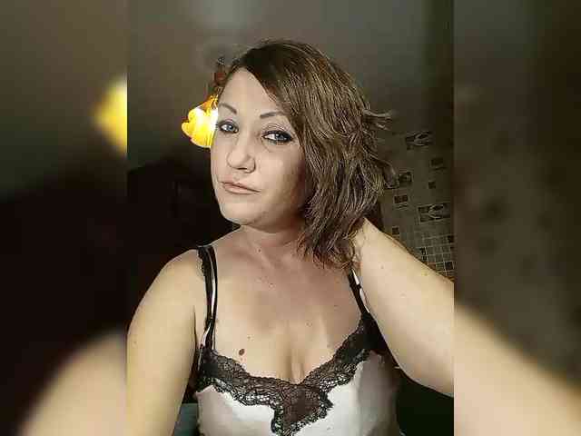 8BESTGirl8 webcam