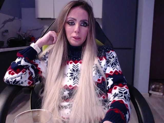 Vai a chattare su blondalina blondalina