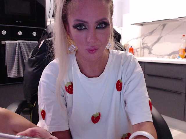 blondalina webcam