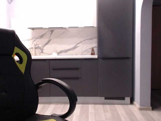 Accedi alla chat con il nickname blondalina blondalina