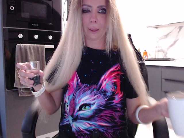 blondalina webcam