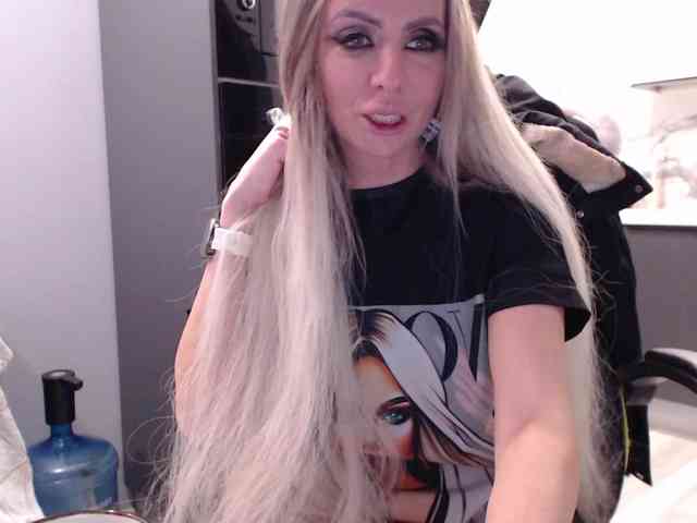 blondalina webcam