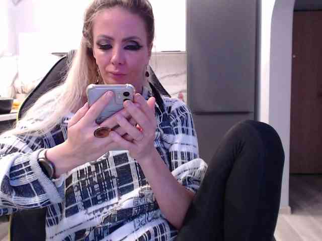 blondalina webcam