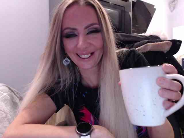 blondalina webcam