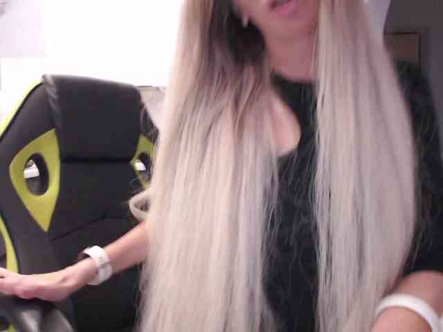 blondalina webcam