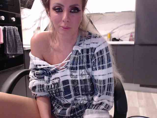 blondalina webcam