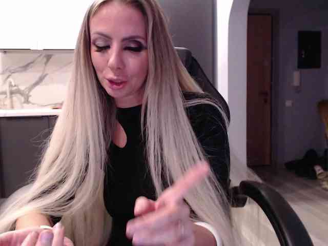 blondalina webcam