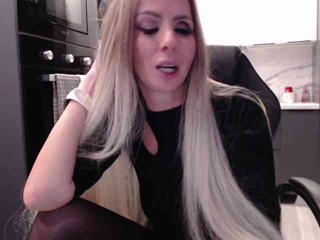 blondalina webcam