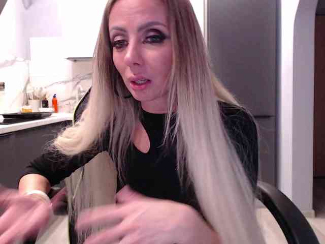 blondalina webcam