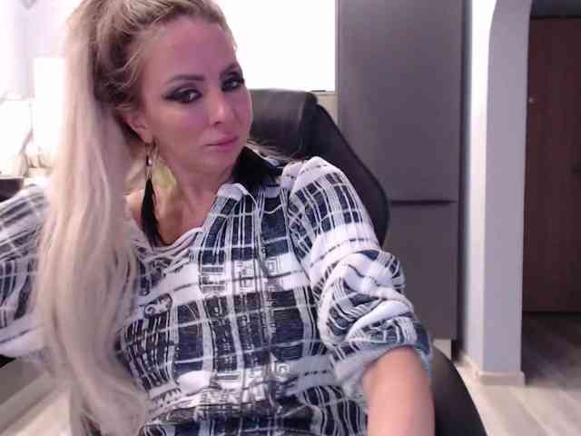 blondalina webcam