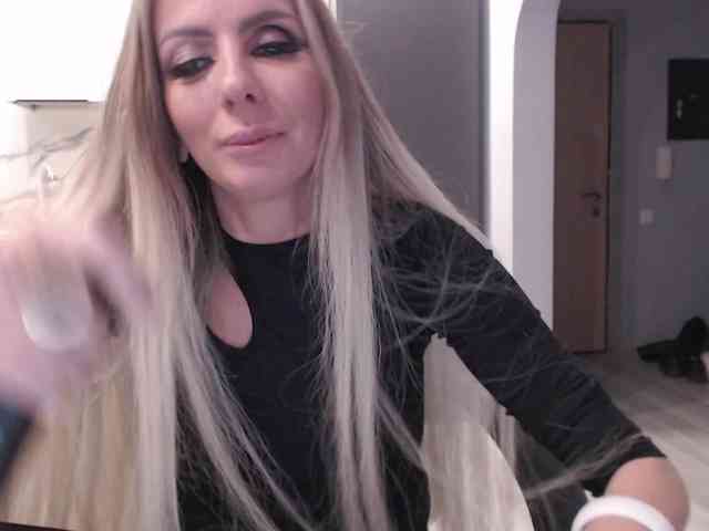 blondalina webcam