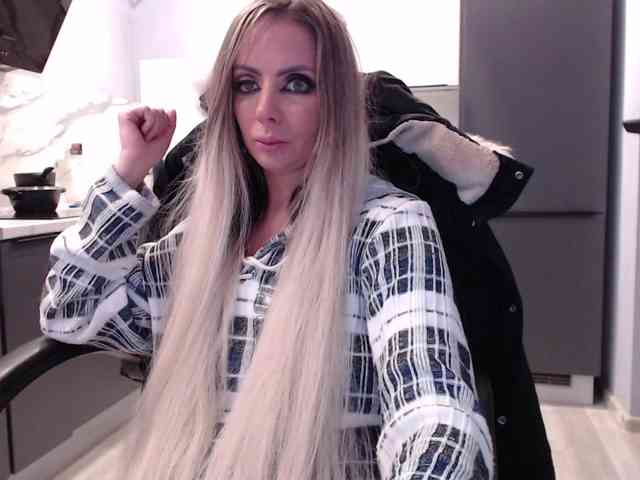 blondalina webcam