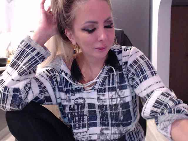 blondalina webcam