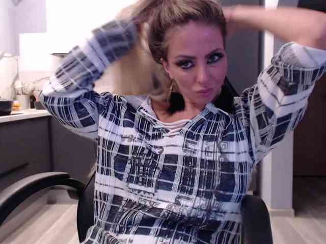 blondalina webcam