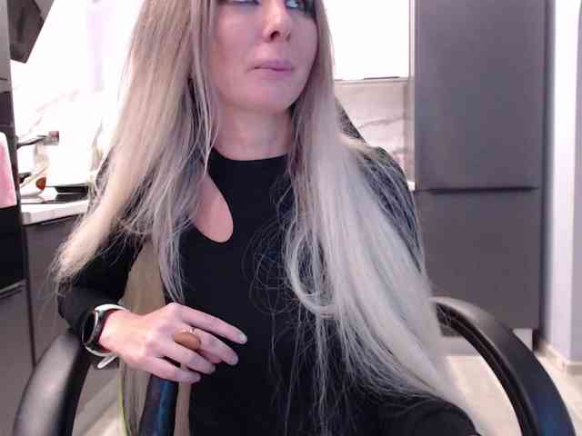 blondalina webcam
