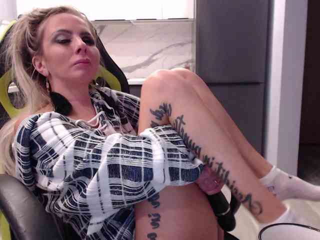 blondalina webcam
