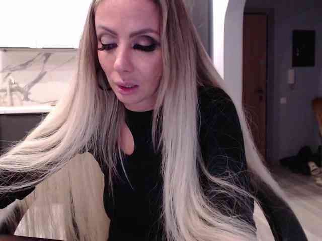 blondalina webcam