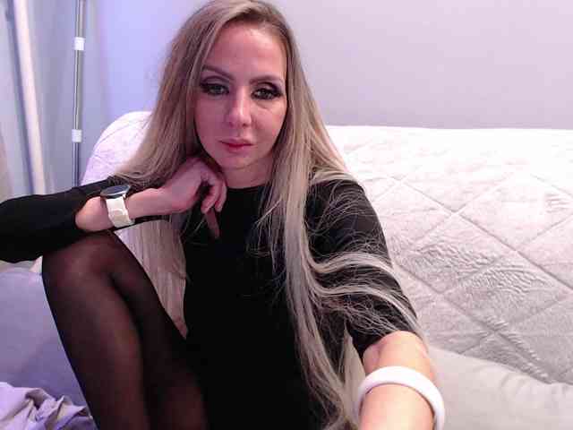 blondalina webcam