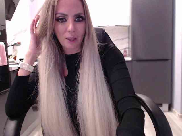 blondalina webcam
