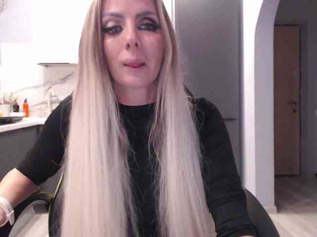 blondalina webcam