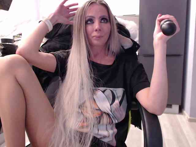 blondalina webcam