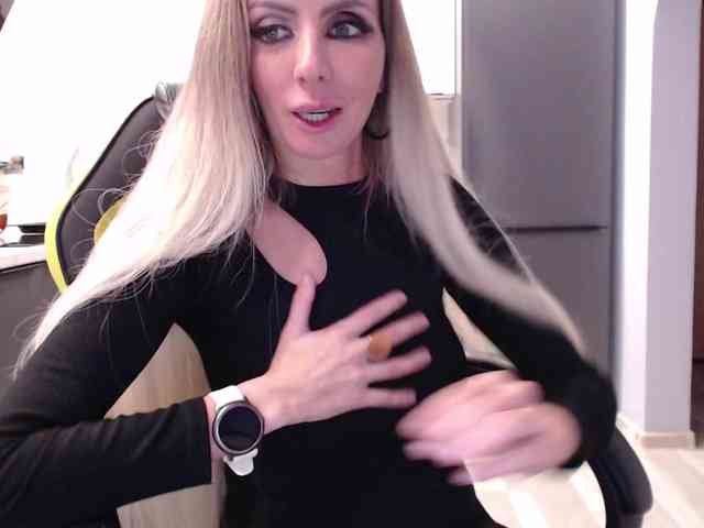 blondalina webcam
