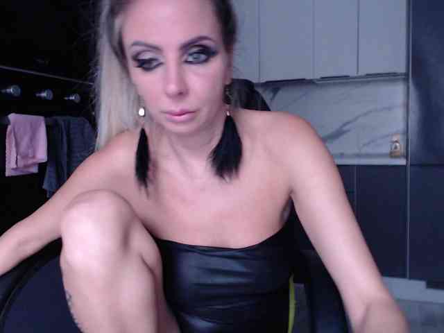 blondalina webcam
