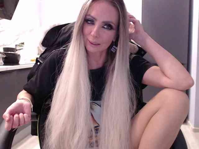 blondalina webcam