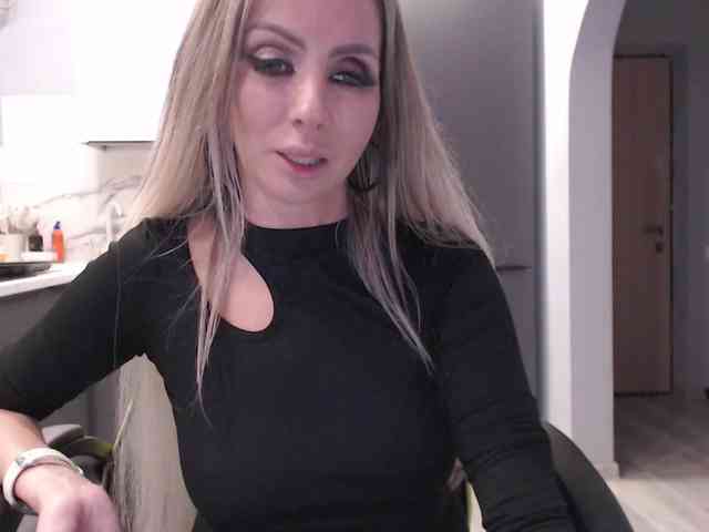 blondalina webcam