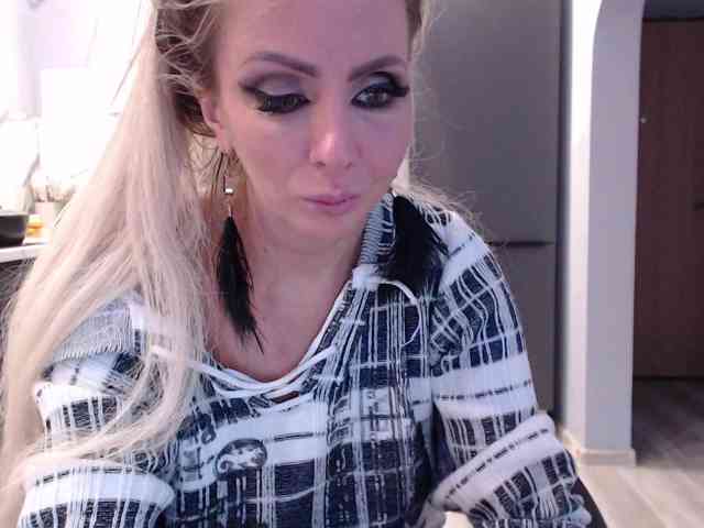 blondalina webcam