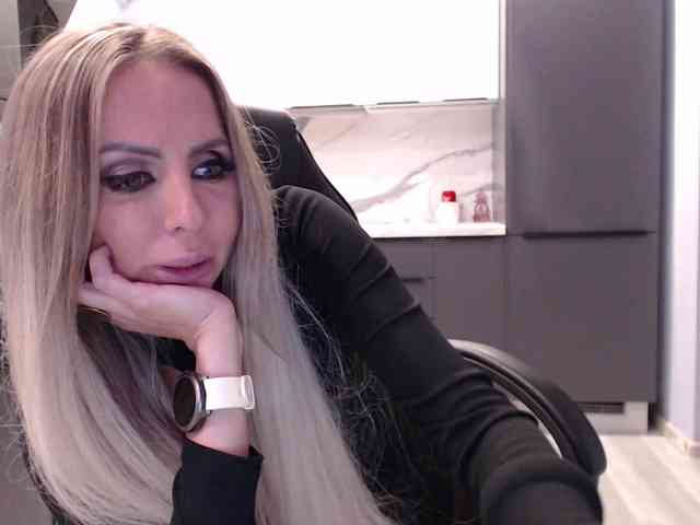 blondalina webcam