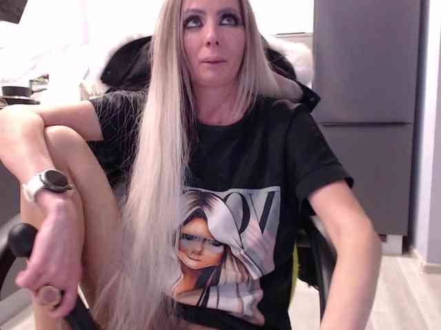 blondalina webcam