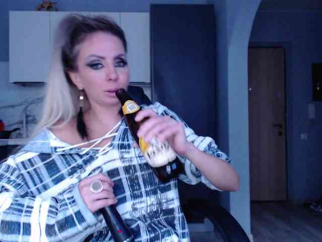 blondalina webcam