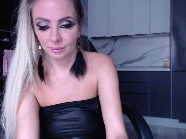 blondalina webcam