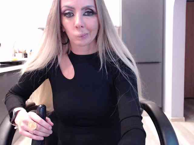 blondalina webcam