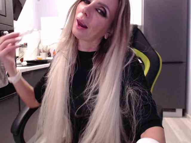 blondalina webcam