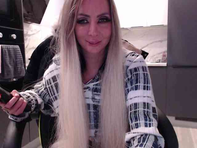 blondalina webcam