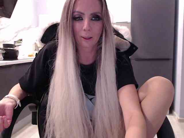 blondalina webcam