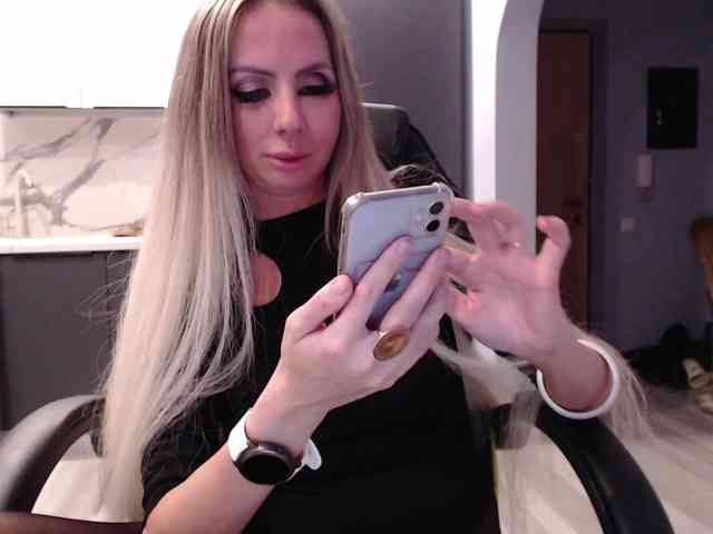 blondalina webcam