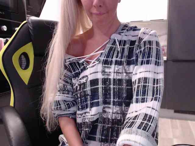 blondalina webcam