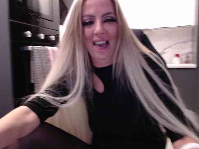blondalina webcam